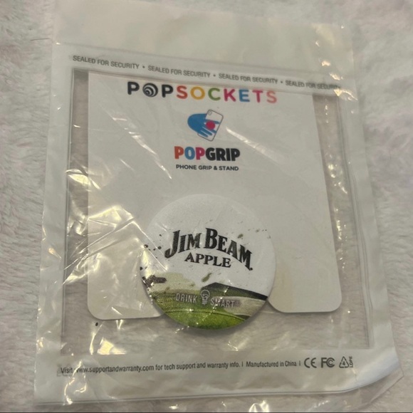 Jim Beam Apple Bundle of 2 head phones and 1 popsocket - Picture 4 of 5